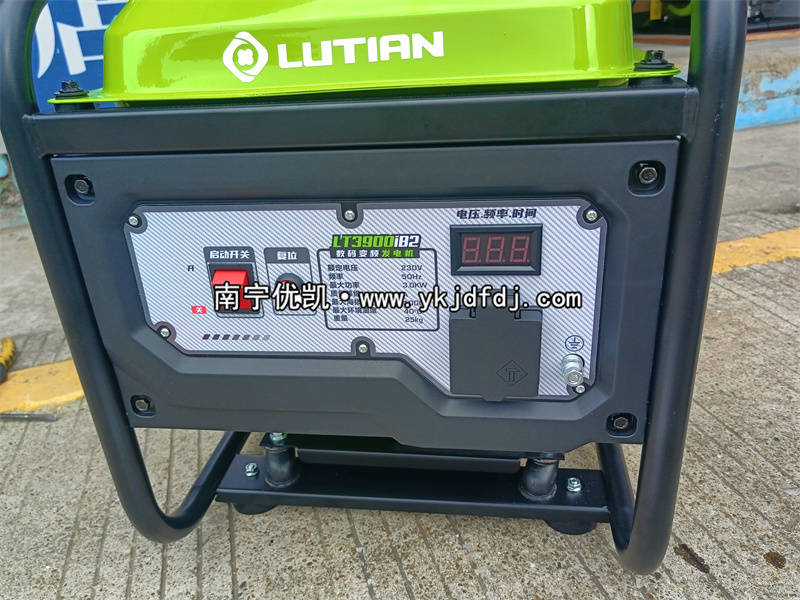 2024年6月28日，客戶到店自提一臺(tái)3KW汽油變頻發(fā)電機(jī)