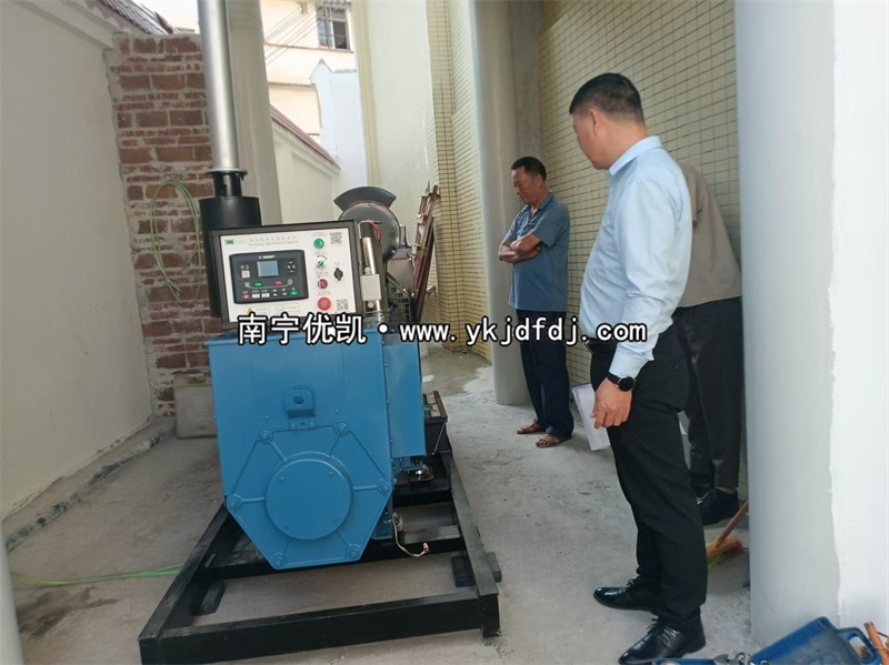 2024年10月30日，容縣項(xiàng)目200kw柴油發(fā)電機(jī)組到貨安裝調(diào)試