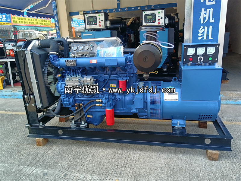 2024年12月30日，河池項(xiàng)目100kw柴油發(fā)電機(jī)組裝車發(fā)貨